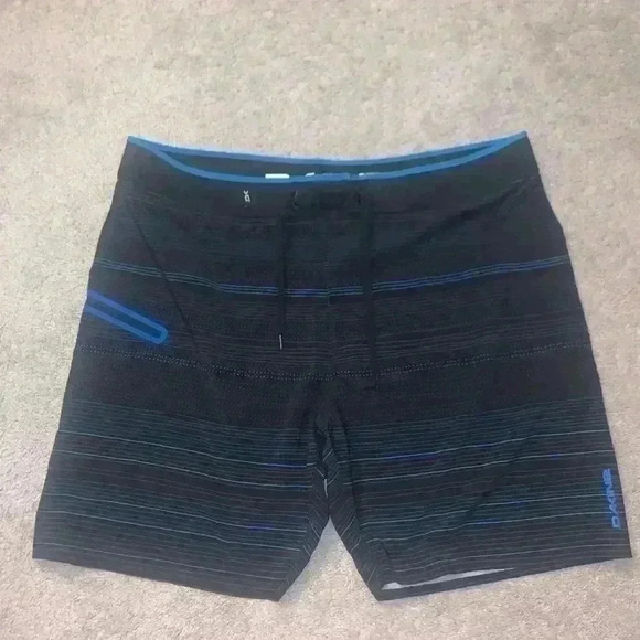 NWOT Dakine board shorts 38 - Picture 1 of 6